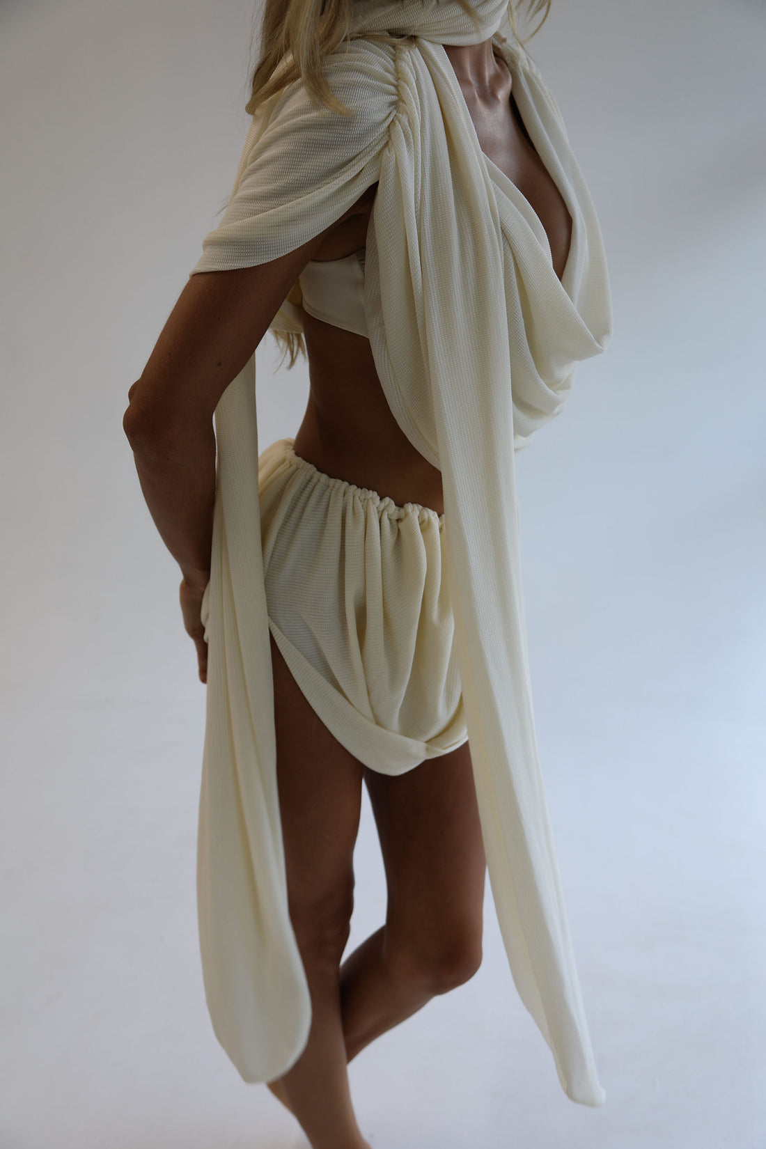 Bellezza / Creamy Off White Mesh - Scarf